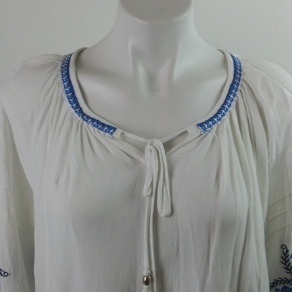 Hayden Los Angeles Embroidered Boho Blouse - Picture 2 of 7